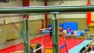 Неудачный прыжок полной гимнастки - смотреть видео (0:24)