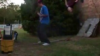 Конкретное издевательство над собой - смотреть видео (0:30)