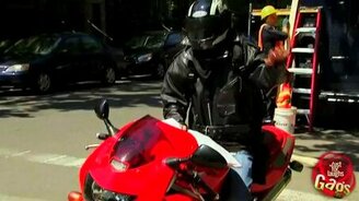 Мотоциклист без головы - смотреть видео (1:09)