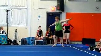 Весёлый гимнаст - смотреть видео (1:25)