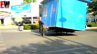 Сам двигает свой магазин - смотреть видео (0:11)