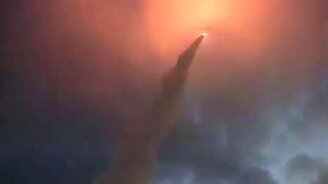 Пуск ракеты с корабля - смотреть видео (0:57)