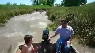 Вот где рыба сама ловится - смотреть видео (1:13)