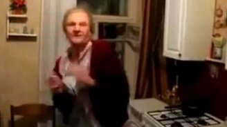 Энергичная бабулька - смотреть видео (0:39)