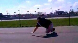 Зато выиграл забег - смотреть видео (0:21)