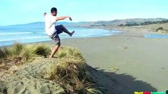 Смешные нелепости каратистов - смотреть видео (1:43)