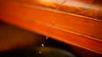 Капли воды застыли в воздухе - смотреть видео (2:03)