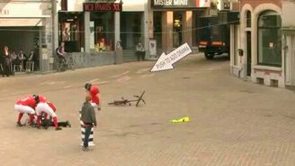 Нажми кнопку, чтобы случилась драма - смотреть видео (1:45)