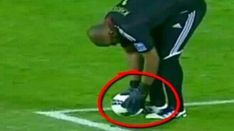 Что за манёвр со шнурками? - смотреть видео (1:02)