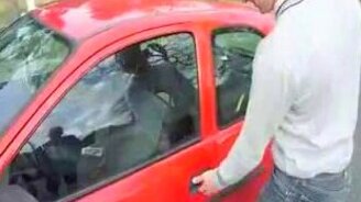 Как открыть машину - смотреть видео (0:36)