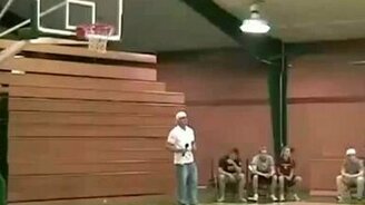 Застрял в кольце - смотреть видео (1:17)