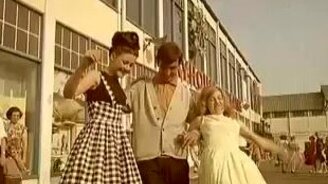 Миниатюрный гаджет для передвижения - смотреть видео (0:59)