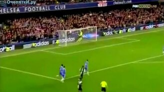 Красивый гол издалека - смотреть видео (0:17)