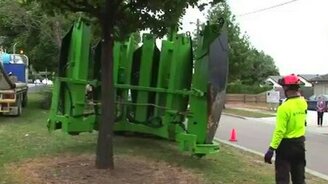 Машина для посадки деревьев - смотреть видео (3:05)