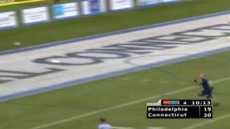 Поймал из последних сил - смотреть видео (0:38)