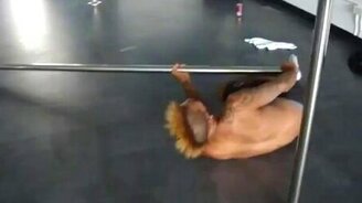 Непрочная конструкция для трюков - смотреть видео (0:11)