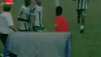 Судья провинился - смотреть видео (0:14)