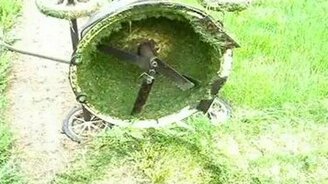 Сделал газонокосилку из таза - смотреть видео (1:23)