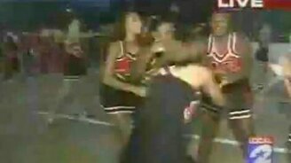 Глупенькие чирлидерши - смотреть видео (0:38)