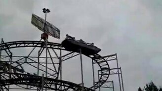 Каково застрять на аттракционе - смотреть видео (1:55)