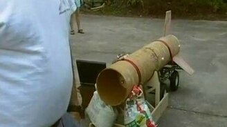 Опасный запуск ракеты - смотреть видео (1:56)