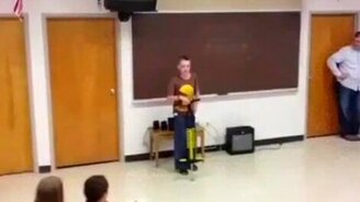 Школьник на джампере - смотреть видео (1:00)