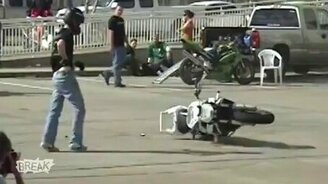 Неудачи мотоциклистов - смотреть видео (3:25)