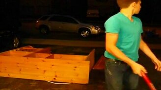 Хотел шкаф сломать - смотреть видео (0:33)