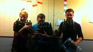 Песня Леди Гаги на бутылках - смотреть видео (1:54)