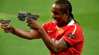 Вот как надо отмечать футбольный гол - смотреть видео (1:46)