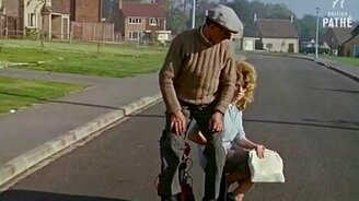 Ролики с моторчиком - смотреть видео (1:18)