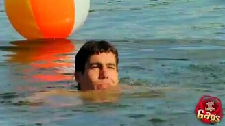 Страшный розыгрыш с акулой - смотреть видео (1:22)