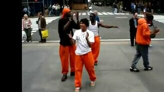 Трюк с живой скакалкой - смотреть видео (0:15)