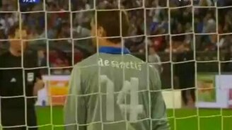 Эмоциональный футбольный комментатор - смотреть видео (2:35)