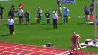 Женский поступок в спорте - смотреть видео (0:19)