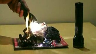 Фонариком разжёг костёр - смотреть видео (0:29)