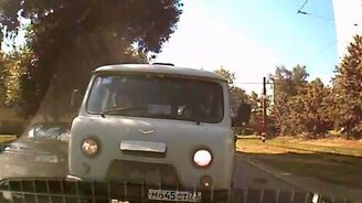 Нарушитель проучил сам себя - смотреть видео (0:37)