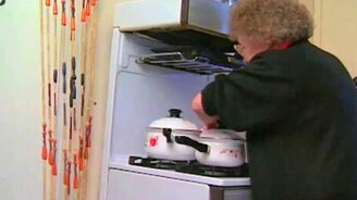 Бабуля-рокерша - смотреть видео (1:40)