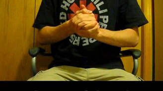 Сыграл караоке своими ладошками - смотреть видео (3:07)