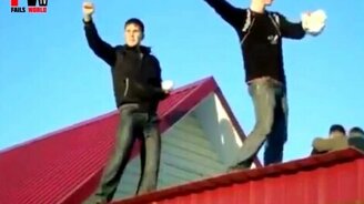 Танцор на крыше - смотреть видео (0:44)