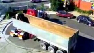 Мастерский разворот на грузовике - смотреть видео (1:24)