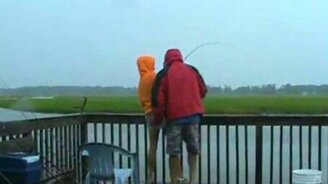 Внезапно на рыбалке - смотреть видео (1:34)