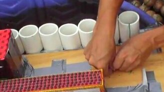 Сами сделали фейерверк - смотреть видео (2:49)