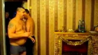 Сиганул в окно - смотреть видео (0:27)