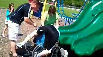 С горки на инвалидку - смотреть видео (0:43)