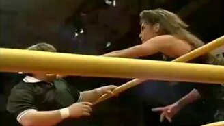 Ага, попалась на крючок! - смотреть видео (0:25)