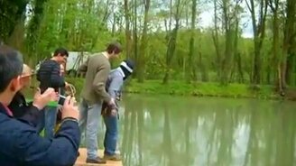 Мощный прыжок с банджо - смотреть видео (2:00)