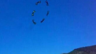 Потрясающее воздушное шоу - смотреть видео (5:46)