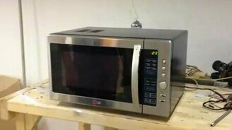 Правильная микроволновка для общаги - смотреть видео (0:50)