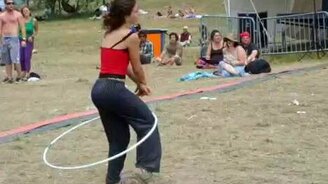 Девушка и обруч - смотреть видео (2:09)